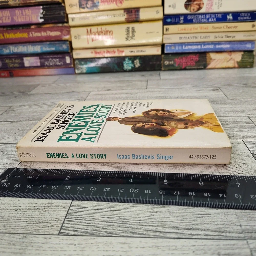 Enemies A Love Story by‎ Isaac Bashevis Singer 70s Fawcett Crest Paperback Novel